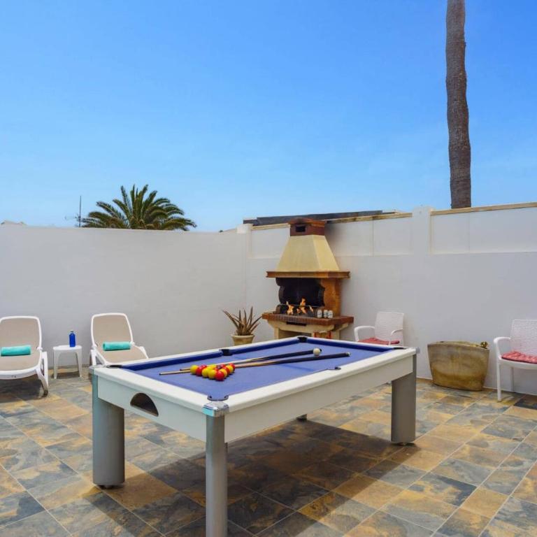 Villa Esmeralda by Villa Plus - Villa - 11