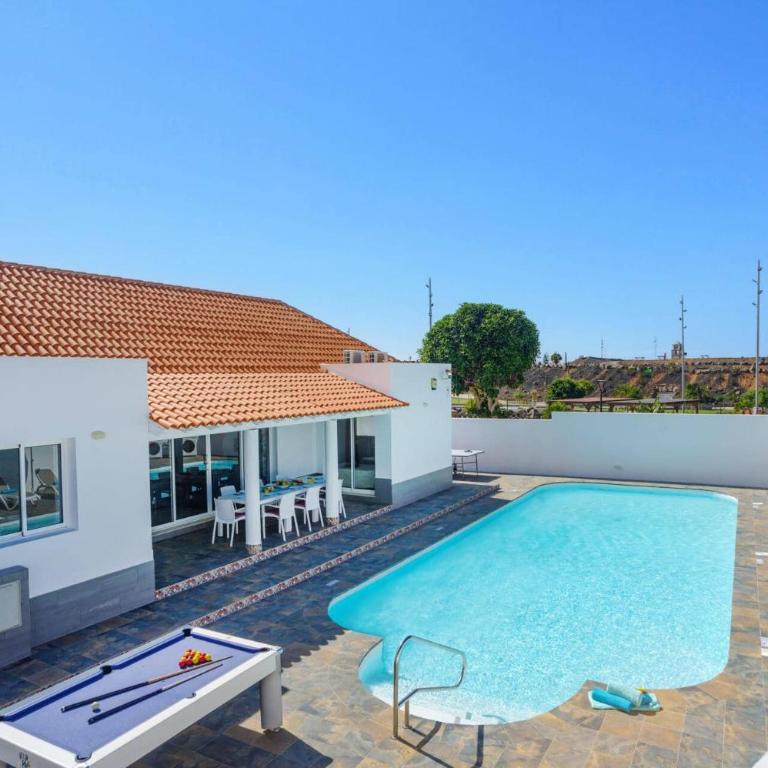 Villa Esmeralda by Villa Plus - Villa - 19