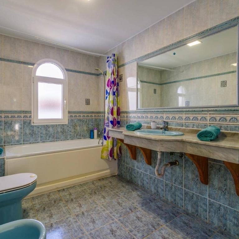 Villa Esmeralda by Villa Plus - Villa - 18