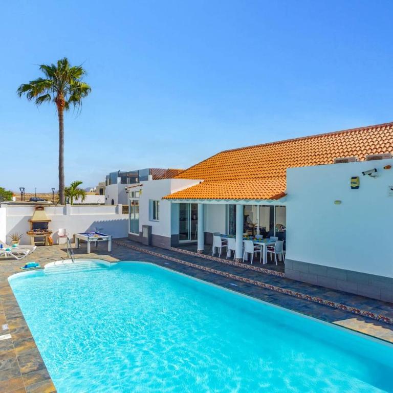 Villa Esmeralda by Villa Plus - Villa - 24
