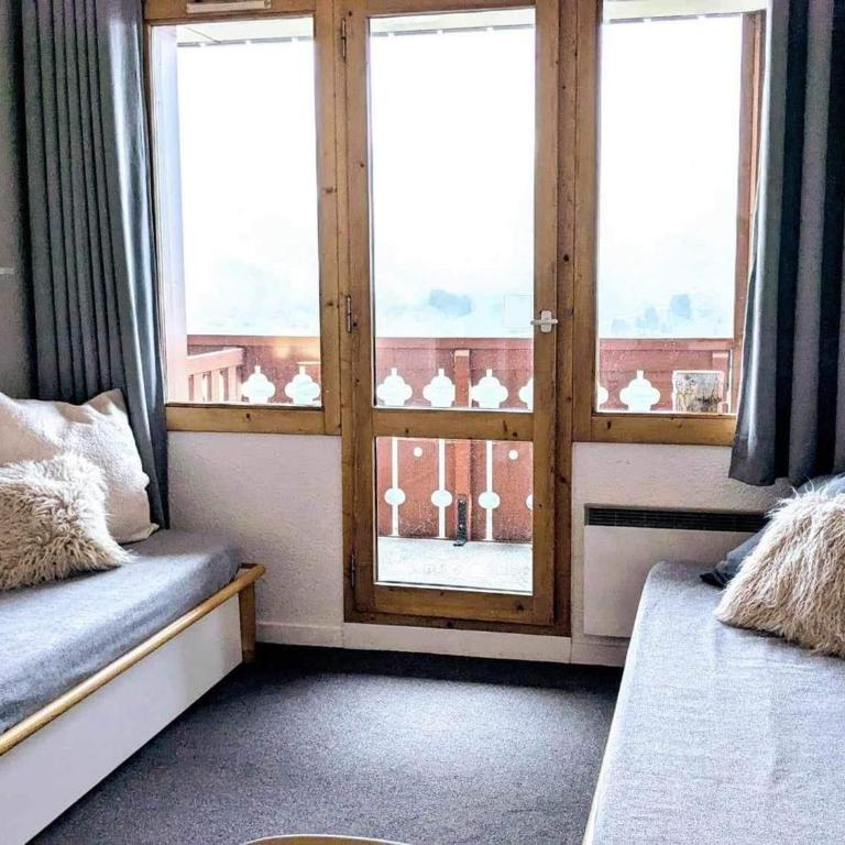 Appartement rénové au pied des pistes avec balcon et casier à skis - One-Bedroom Apartment - 9