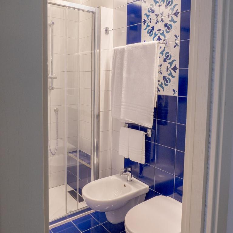 Hotel Cristina - Classic Quadruple Room - 10