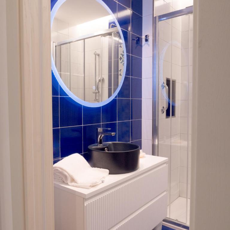 Hotel Cristina - Classic Quadruple Room - 9