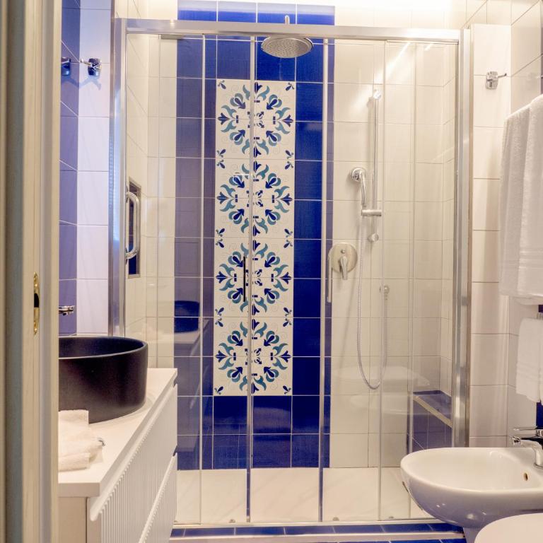 Hotel Cristina - Classic Quadruple Room - 11