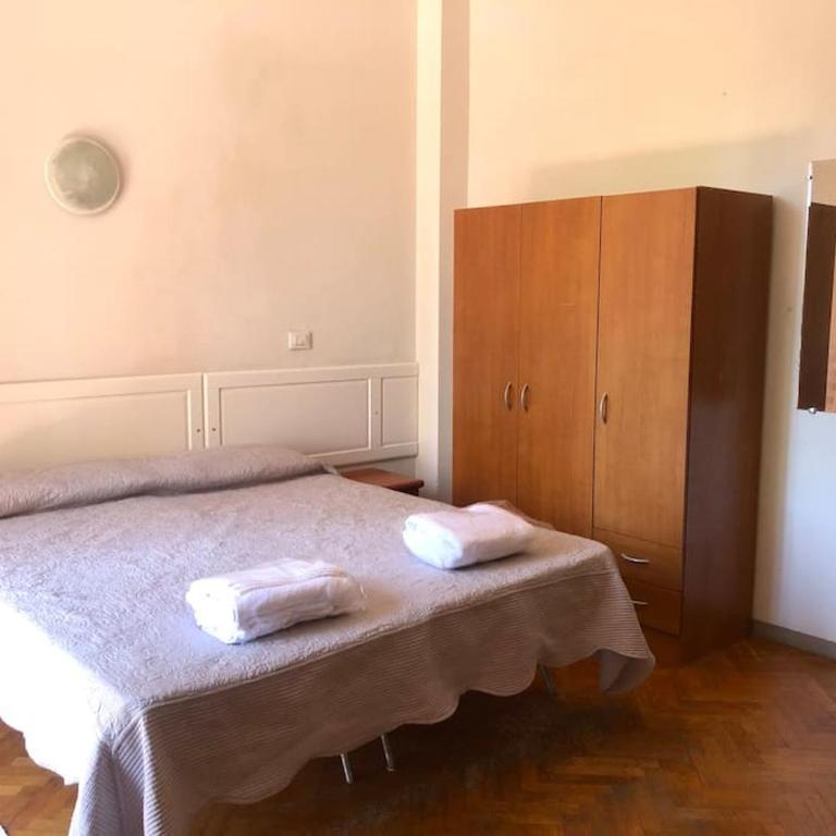 Sansovino Bed and Car - Chambre Double ou Lits Jumeaux avec Salle de Bains Privative Externe - 4