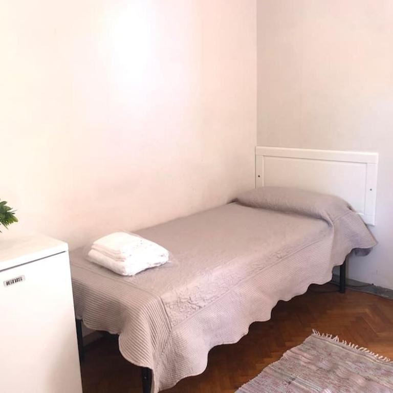 Sansovino Bed and Car - Chambre Double ou Lits Jumeaux avec Salle de Bains Privative Externe - 5