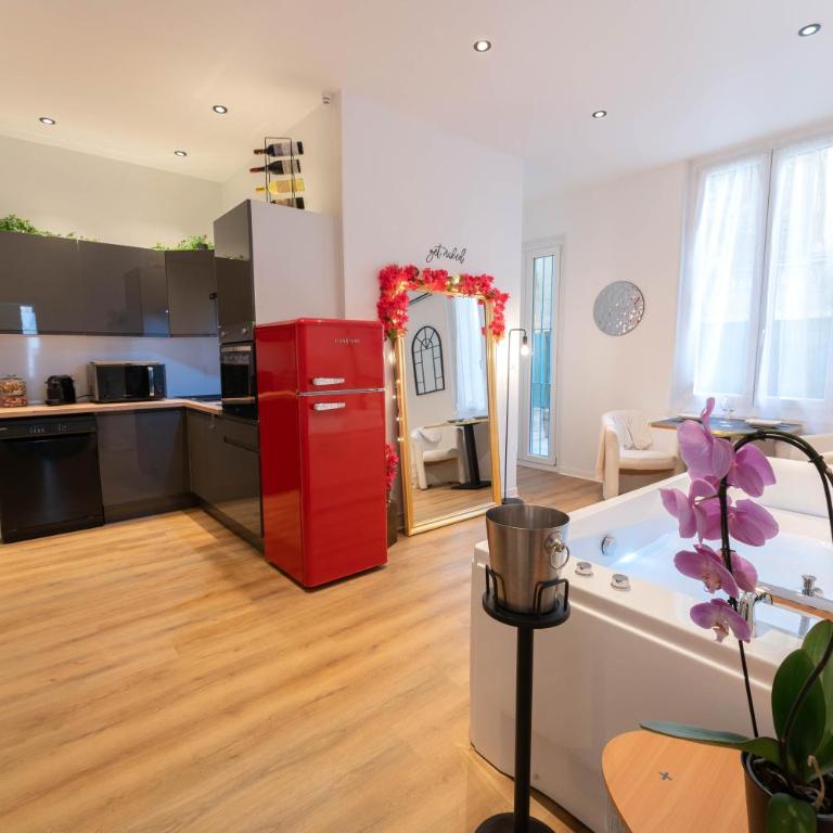 Riviera Bliss - One-Bedroom Apartment - 11