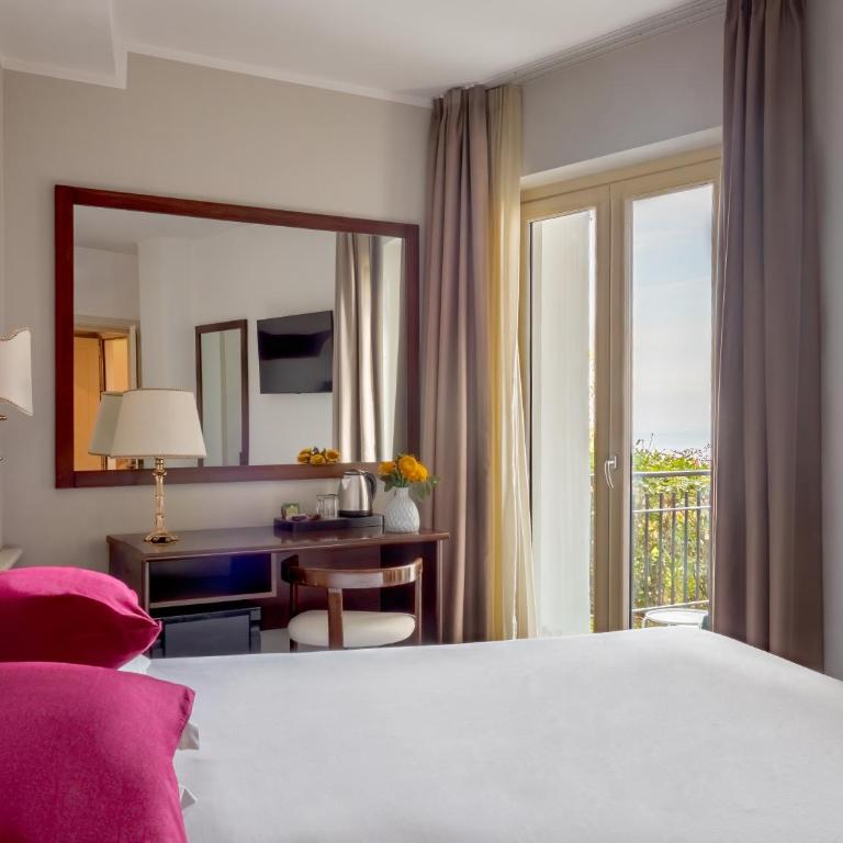 Hotel Cristina - Double or Twin Room - 4