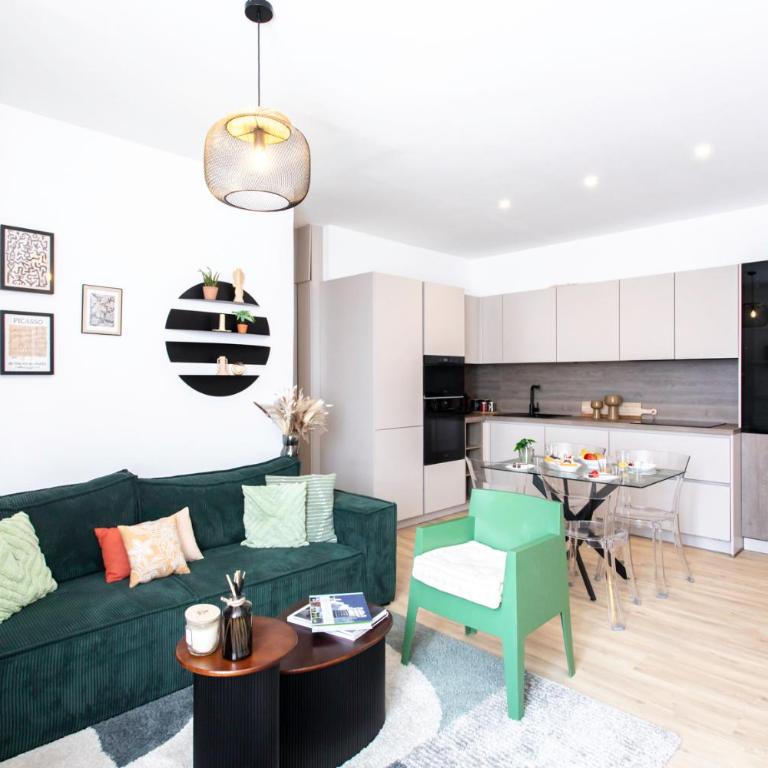 L52 Staywizus - 2BDR Massena central, 2 min from the beach AC - Appartement 1 Chambre - 11
