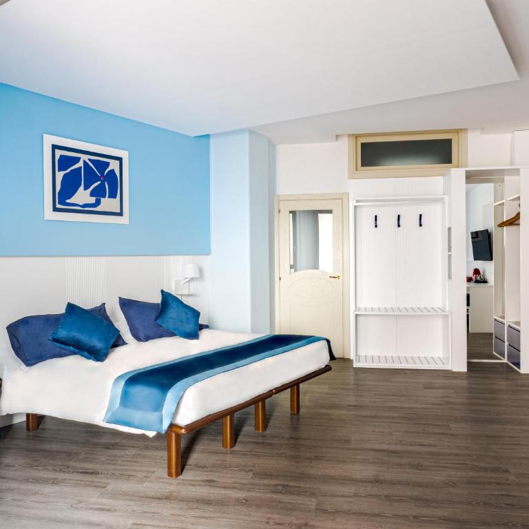 Hotel Cristina - Family Suite - 2
