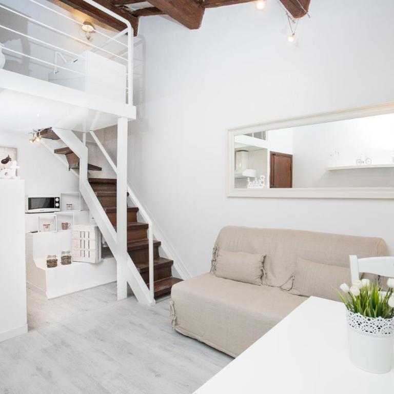 Moro Magenta 1 Casa e Appartamento per Vacanze - Appartamento con 2 Camere da Letto e Balcone (5 Adulti) - Via Del Moro, 5 - 3