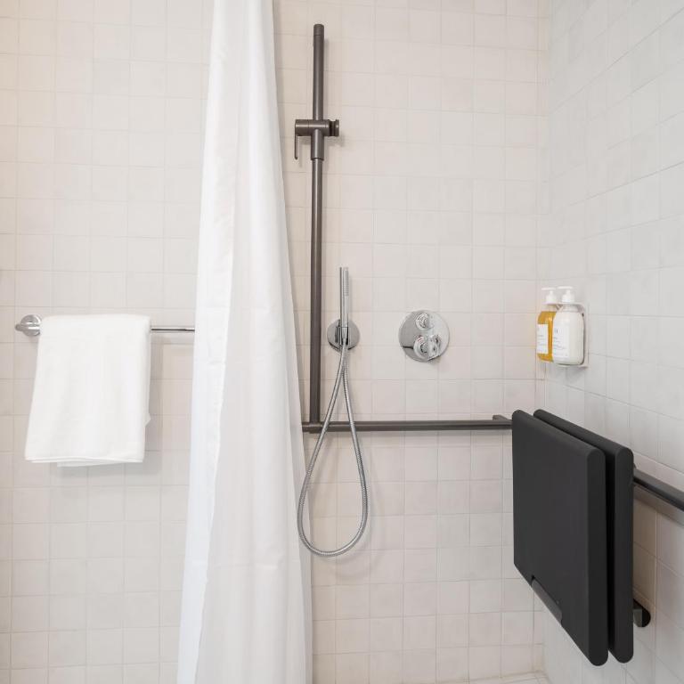 Hôtel Vertime - Chambre Double Confort - Vue sur Port - 1