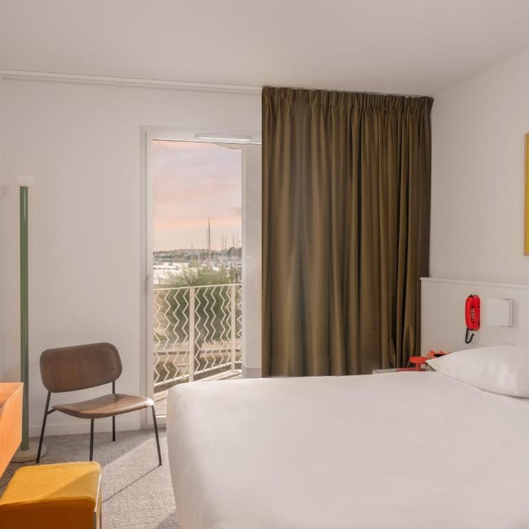 Hôtel Vertime - Chambre Double Confort avec Balcon - Vue sur Port - 3