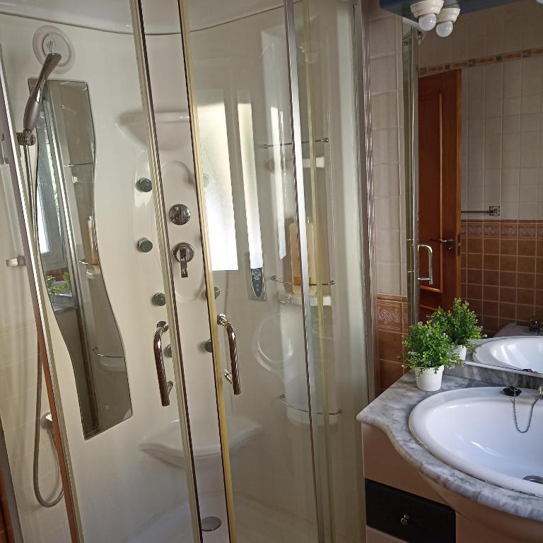 Piso Yade en Oviedo, próximo a los Vegas con Parking y Wifi - Three-Bedroom Apartment - 22