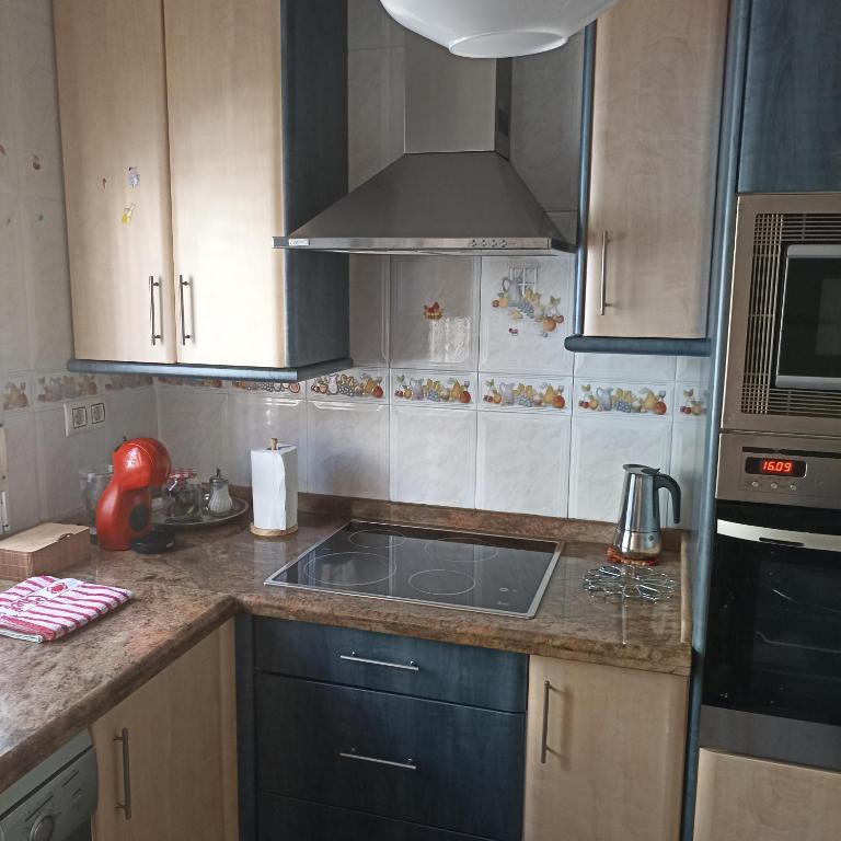 Piso Yade en Oviedo, próximo a los Vegas con Parking y Wifi - Three-Bedroom Apartment - 9