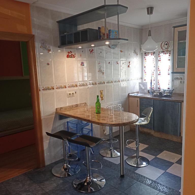 Piso Yade en Oviedo, próximo a los Vegas con Parking y Wifi - Three-Bedroom Apartment - 10