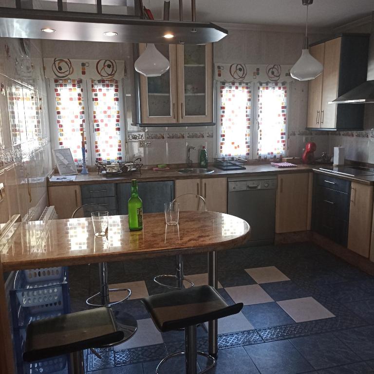 Piso Yade en Oviedo, próximo a los Vegas con Parking y Wifi - Three-Bedroom Apartment - 11