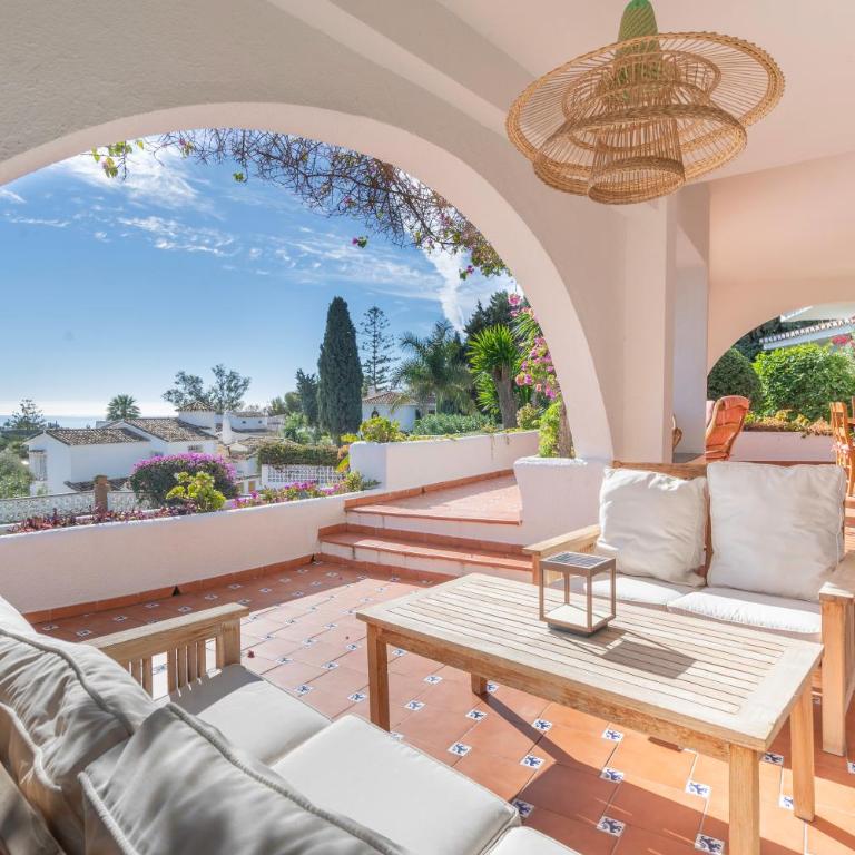 Villa con maravillosas vistas y jardines - Villa con vistas al mar - 9