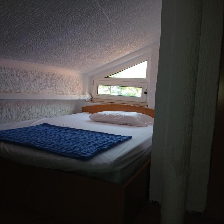 Apartment Icemoon - Three-Bedroom Apartment - 24