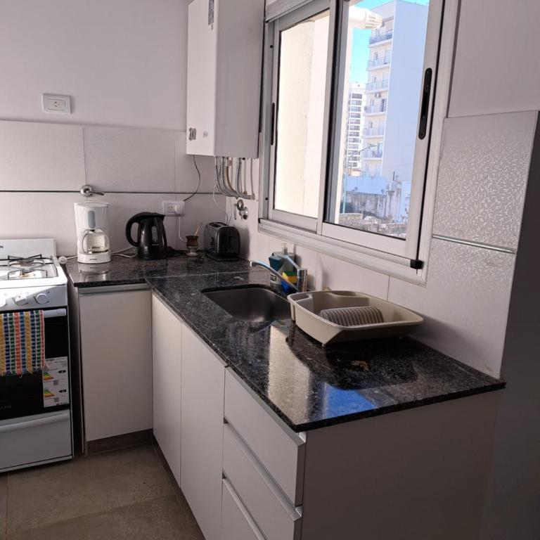 Blue caronti - One-Bedroom Apartment - 4