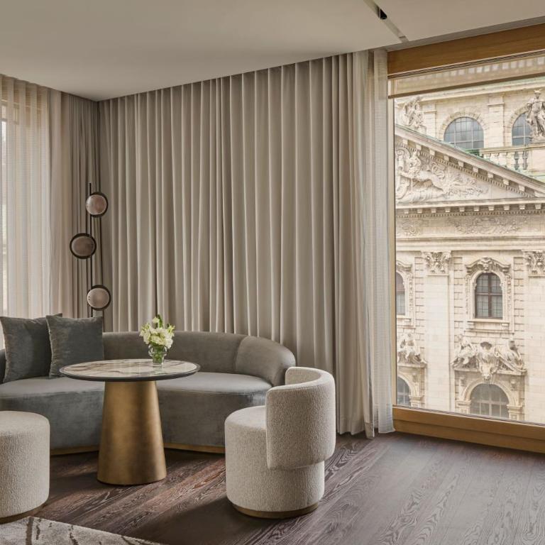 Koenigshof, a Luxury Collection Hotel, Munich - Camera Angolare Deluxe King - 1