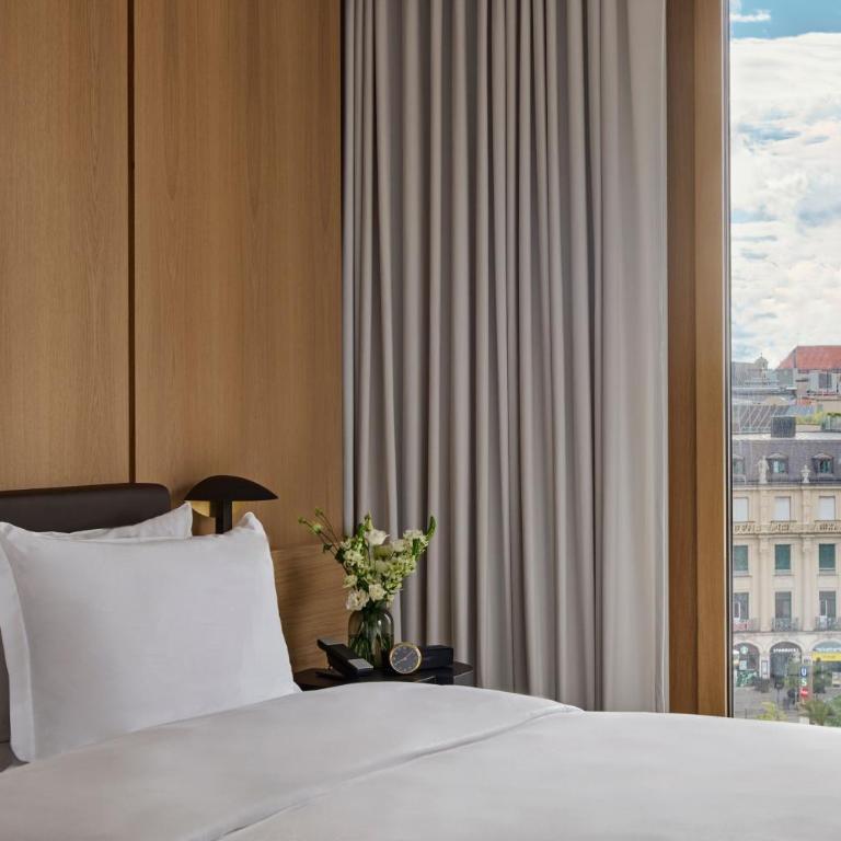 Koenigshof, a Luxury Collection Hotel, Munich - One-Bedroom Panorama King Suite with City View - 3