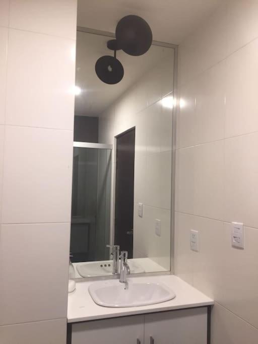 Departamento céntrico con terrazas y estacionamiento - Apartamento de 2 dormitorios - 4