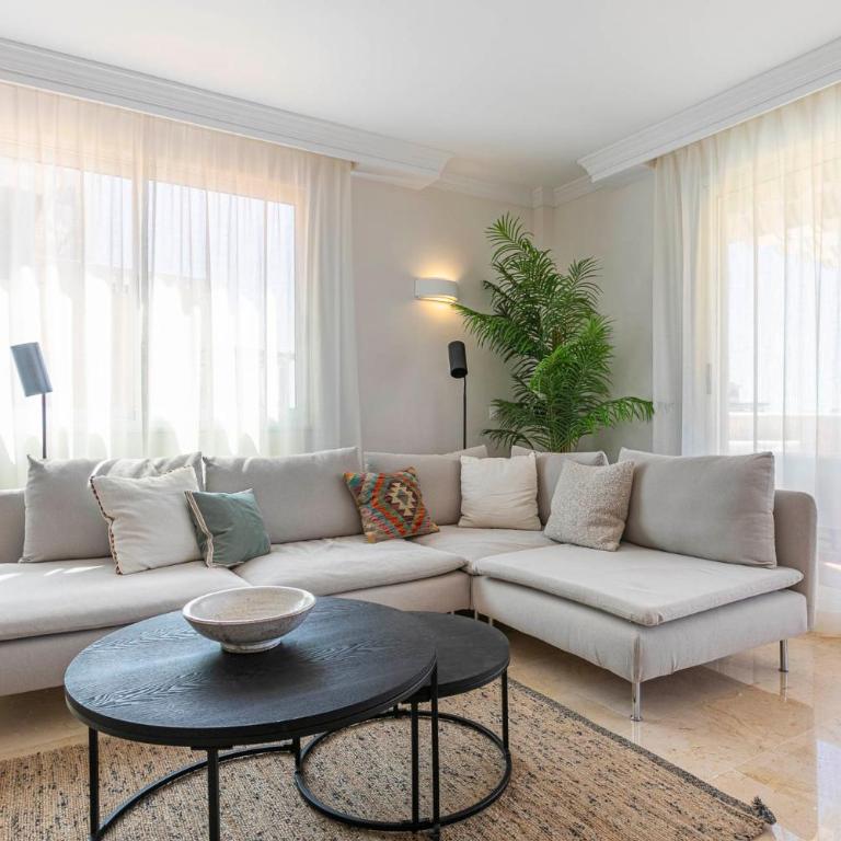 El Manantial, Elviria - Three-Bedroom Apartment - 12