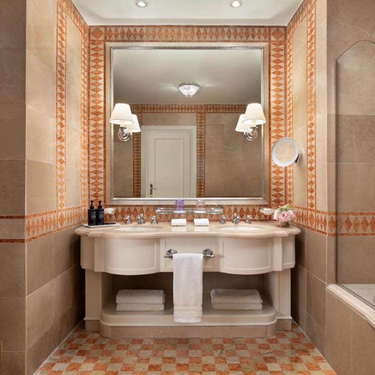 The St. Regis Florence - Premium Double Arno, Guest room, Arno River view - 5