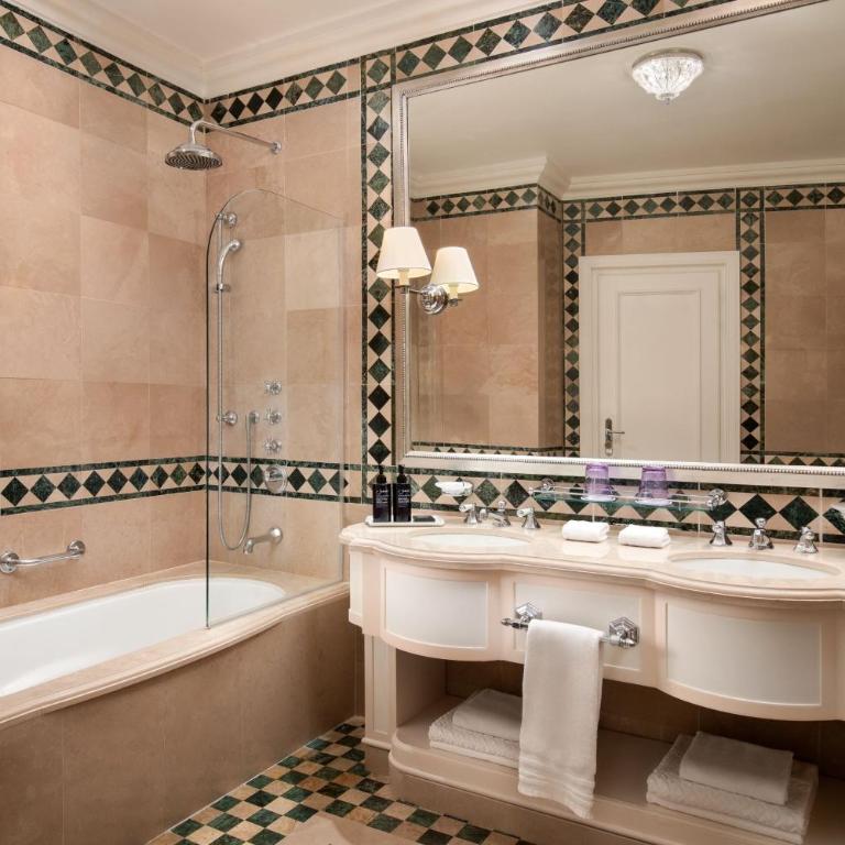 The St. Regis Florence - Arno River Deluxe, Guest room, One King - 5