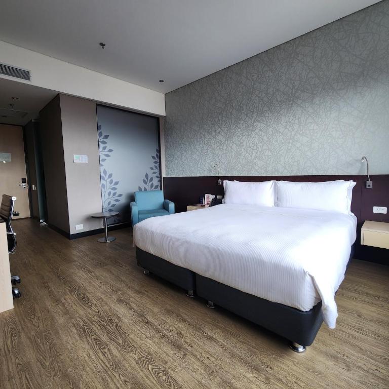 Hilton DoubleTree Bogotá Salitre AR - Habitación Executive con cama extragrande - 4