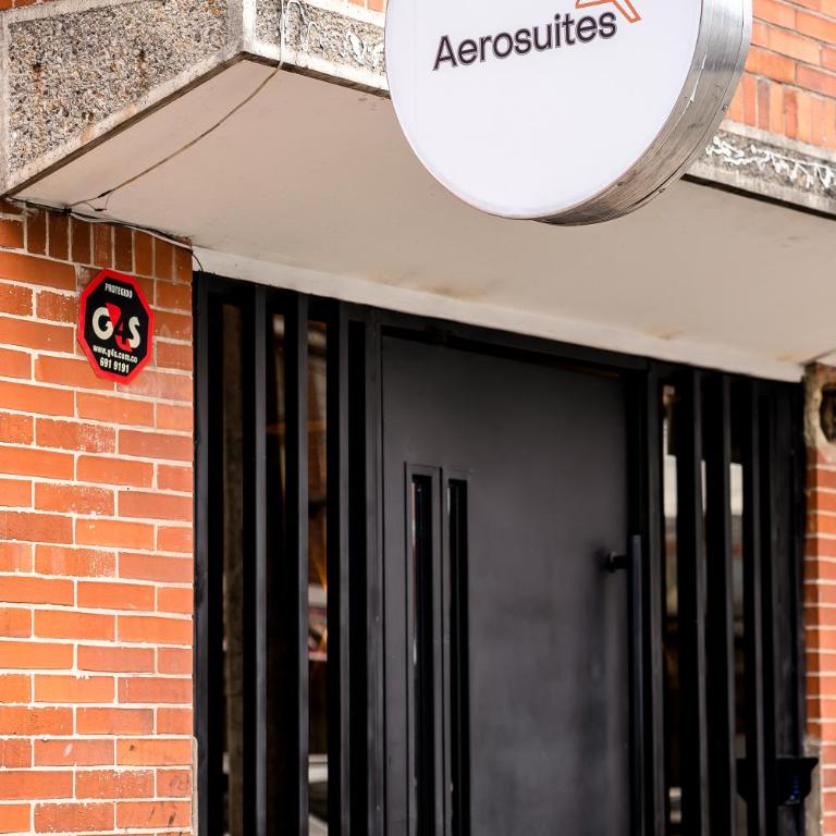 Aerosuites & SkyHub - Double Room with Private Bathroom - 1