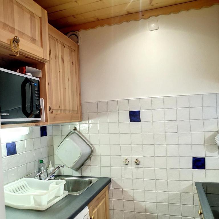 Appartement de 30m² pour 4 pers, balcon sud-ouest, accès direct pistes, parking gratuit - FR-1-178-383 - Apartment - 6
