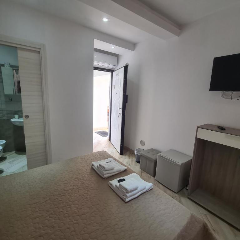 Royal Suite su via principale per Tropea - Standard King Room - 3