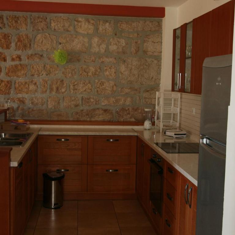 Apartments Villa Čučuk - Apartman sa 2 Spavaće Sobe i Popločanim Dvorištem - 5
