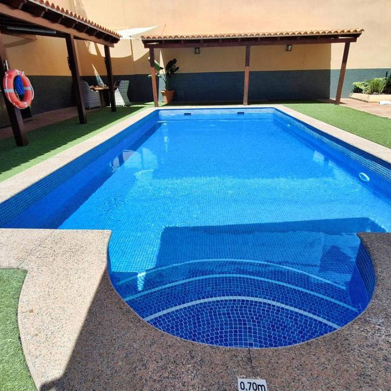 Happiness Chalet with Heated Swimming Pool - Villa con piscina privada - 2