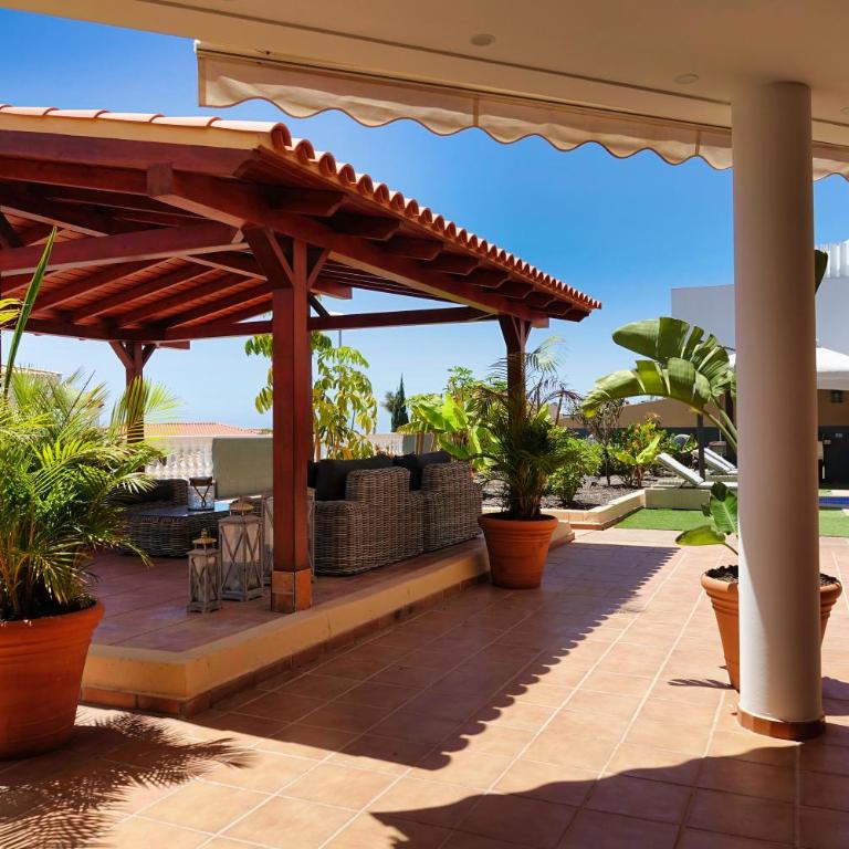 Happiness Chalet with Heated Swimming Pool - Villa con piscina privada - 9
