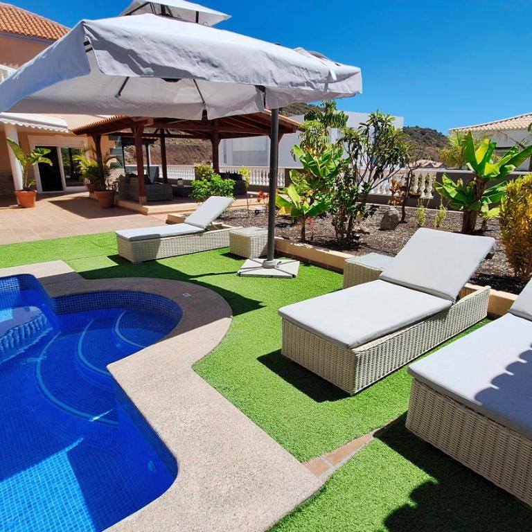 Happiness Chalet with Heated Swimming Pool - Villa con piscina privada - 3