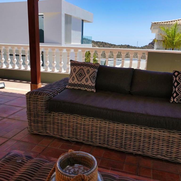 Happiness Chalet with Heated Swimming Pool - Villa con piscina privada - 11