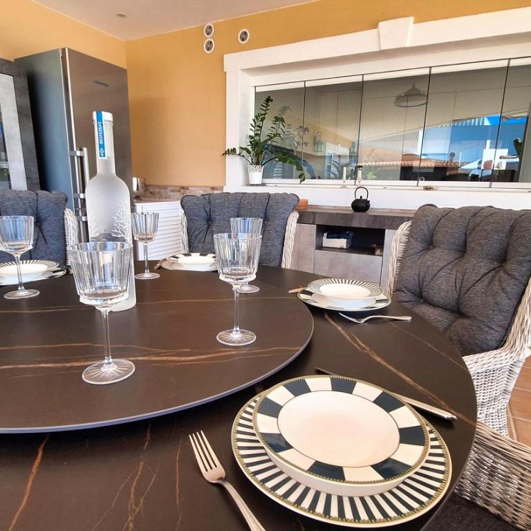 Happiness Chalet with Heated Swimming Pool - Villa con piscina privada - 23