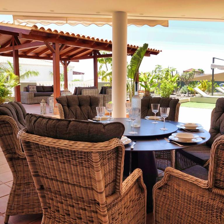 Happiness Chalet with Heated Swimming Pool - Villa con piscina privada - 21