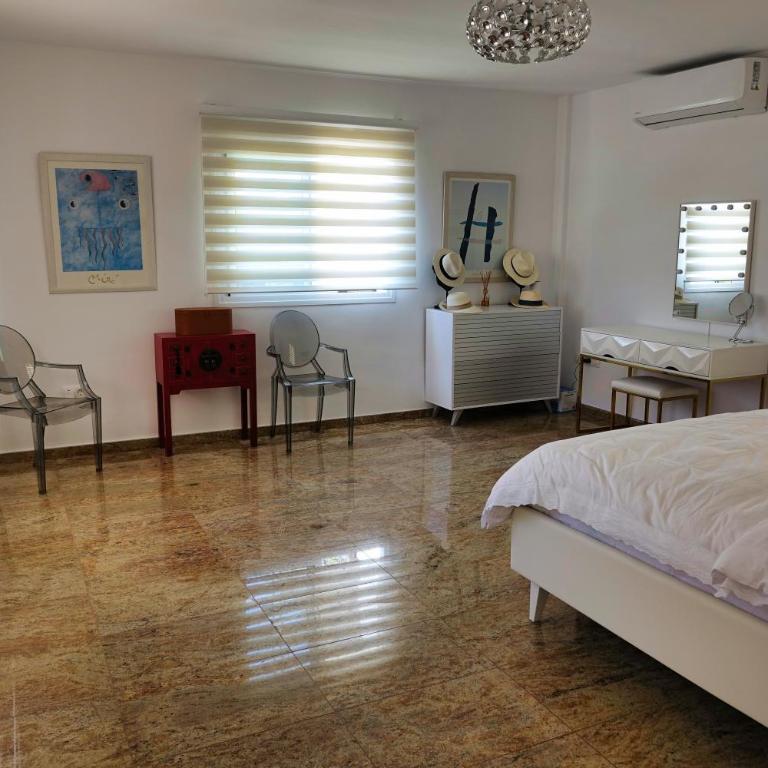 Happiness Chalet with Heated Swimming Pool - Villa con piscina privada - 70