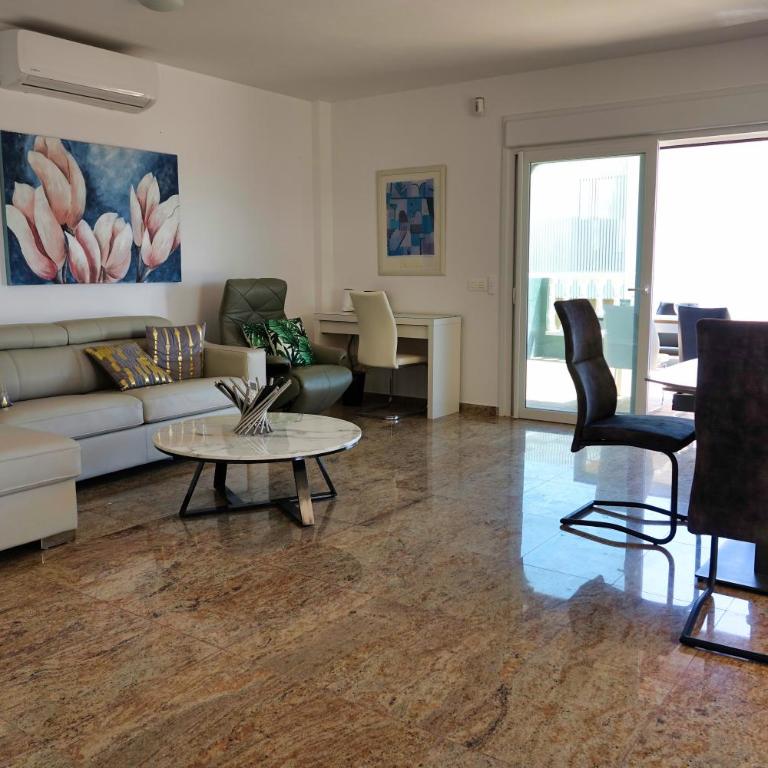 Happiness Chalet with Heated Swimming Pool - Villa con piscina privada - 30