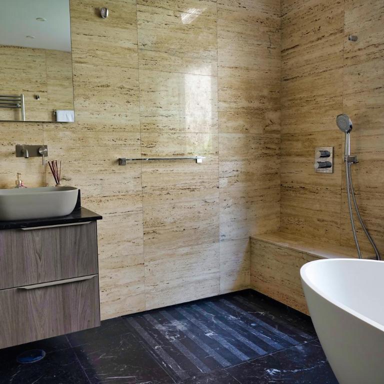 Happiness Chalet with Heated Swimming Pool - Villa con piscina privada - 56