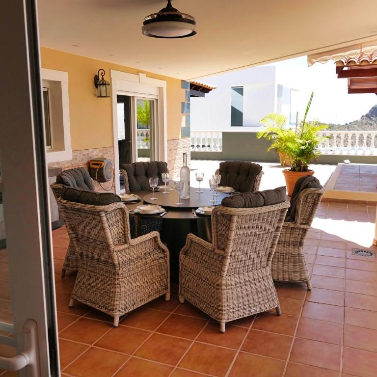 Happiness Chalet with Heated Swimming Pool - Villa con piscina privada - 22