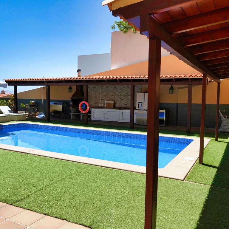 Happiness Chalet with Heated Swimming Pool - Villa con piscina privada - 6
