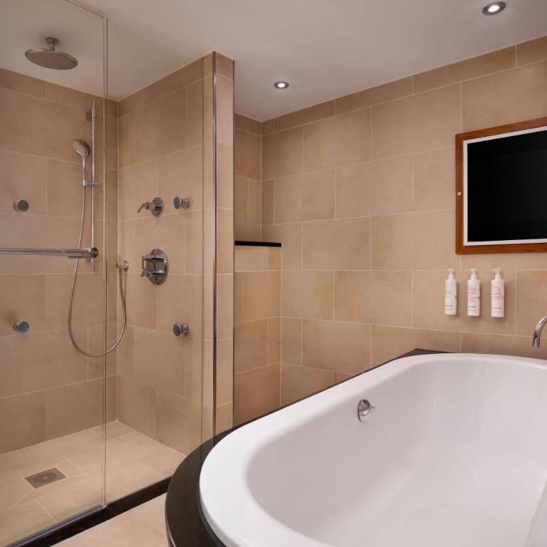 Paris Marriott Rive Gauche Hotel & Conference Center - Suite Hemingway Lit king-size avec Connexion Wi-Fi - 5