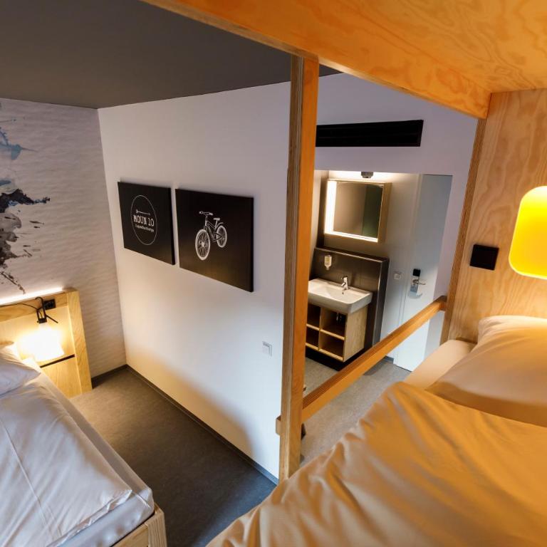 DJH moun10 Jugendherberge - Youth Hostel - membership required! - Habitación Cuádruple con baño - 9