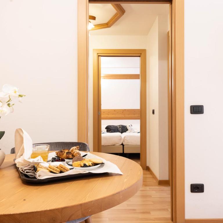 Hotel La Perla - Family Room - 5
