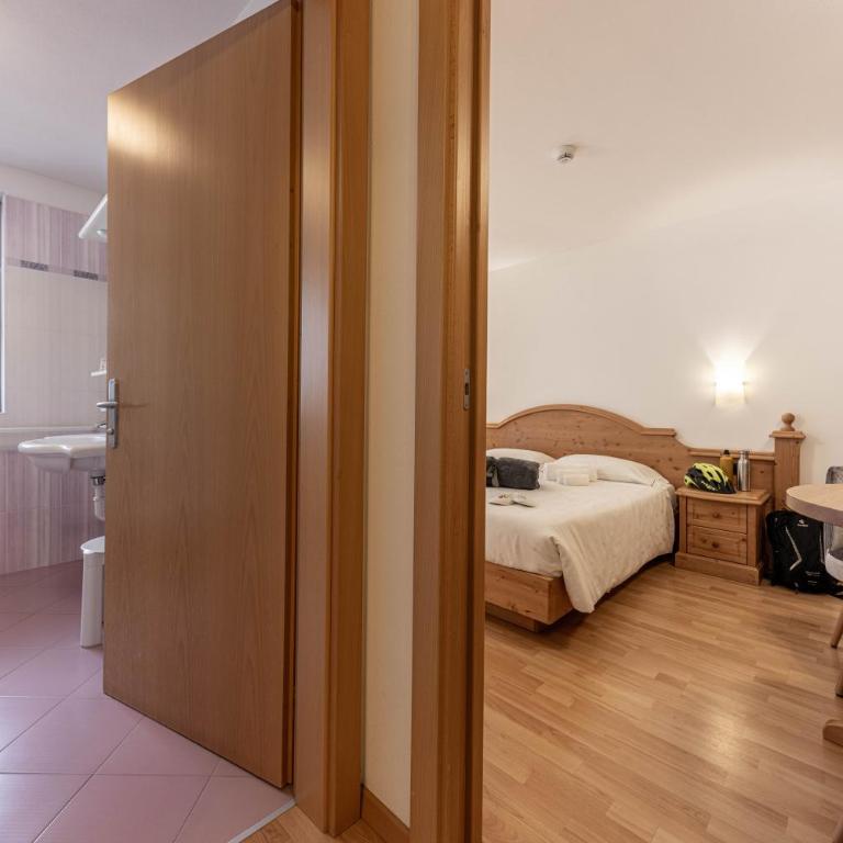 Hotel La Perla - Family Room - 4